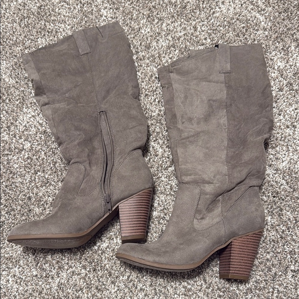 Stylish Gray Women's Boots